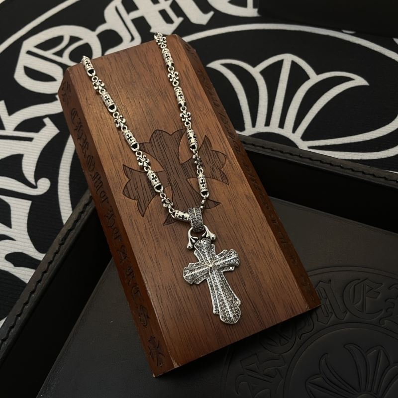 Ch*0me He**ts necklaces